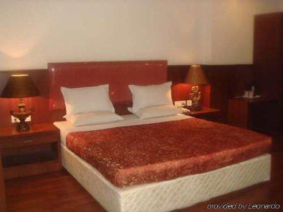 Hotel Noor Empire International Kormangala Μπανγκαλόρ Δωμάτιο φωτογραφία